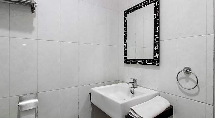 RedDoorz near Goa Sunyaragi