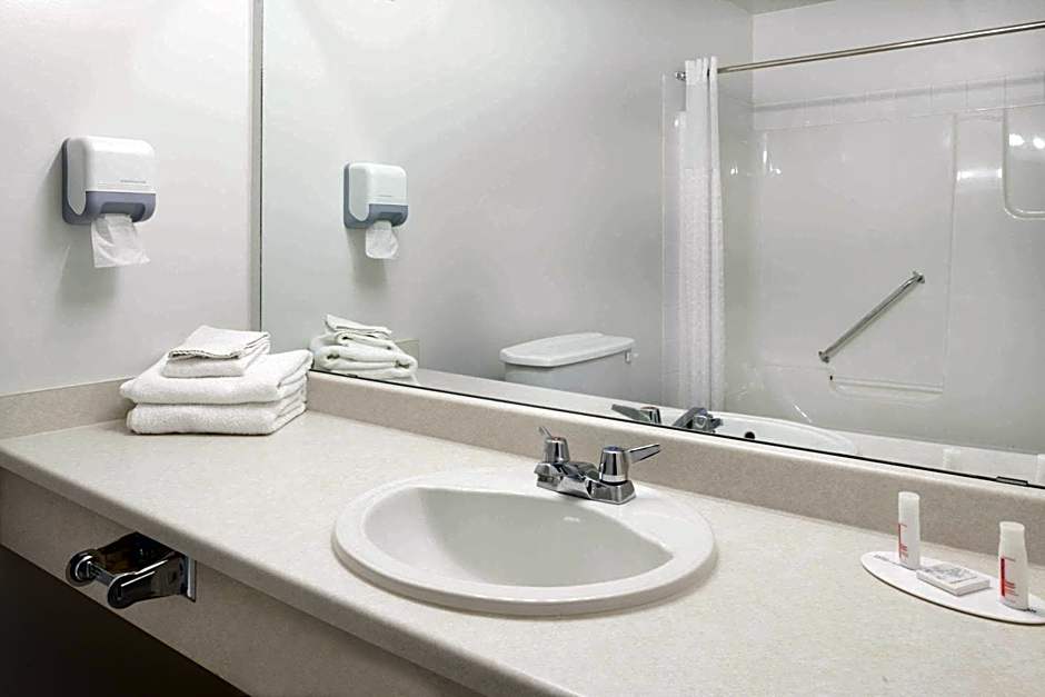 Super 8 by Wyndham Valemount