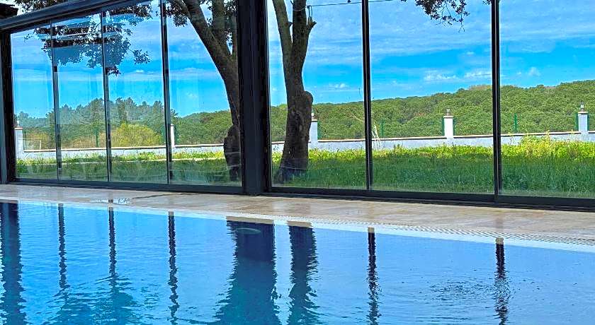 GREEN ROOF BOUTIQUE HOTEL