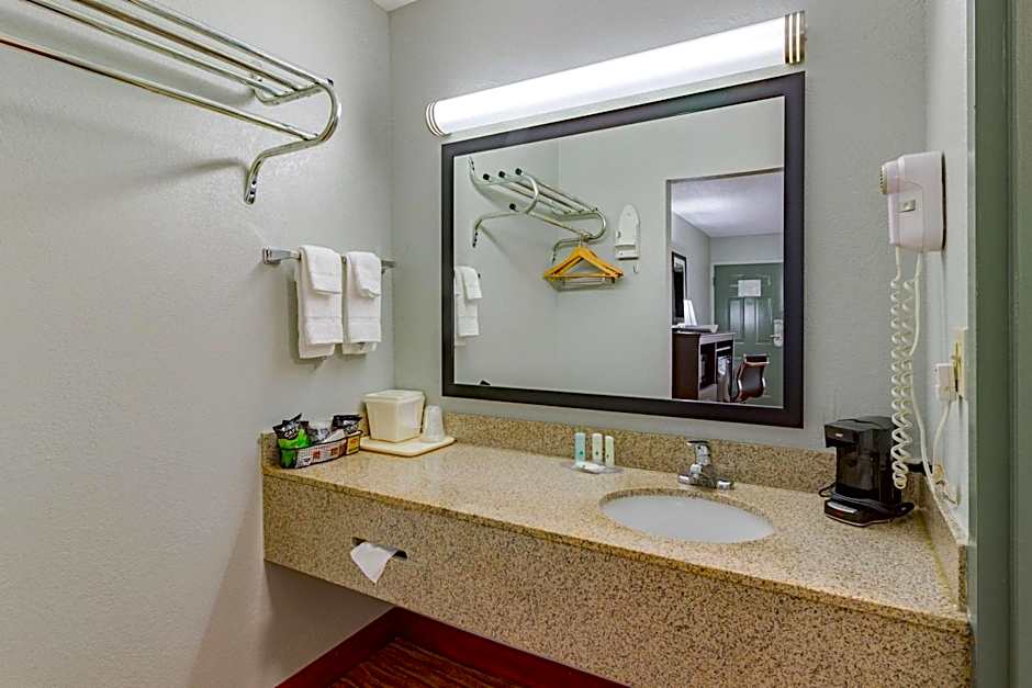 Quality Inn Goodlettsville
