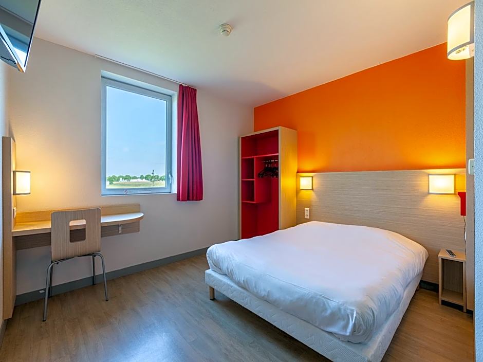 Première Classe Chartres Sud - Barjouville