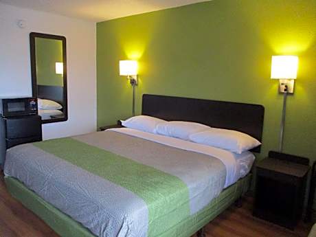1 KING BED | MOB ACC RI SHWR STE NSMK  MICFRIDGE