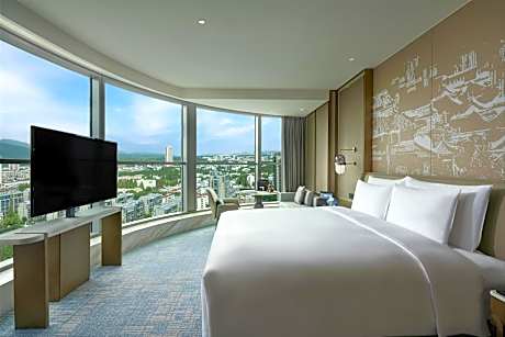 Deluxe Corner Room King