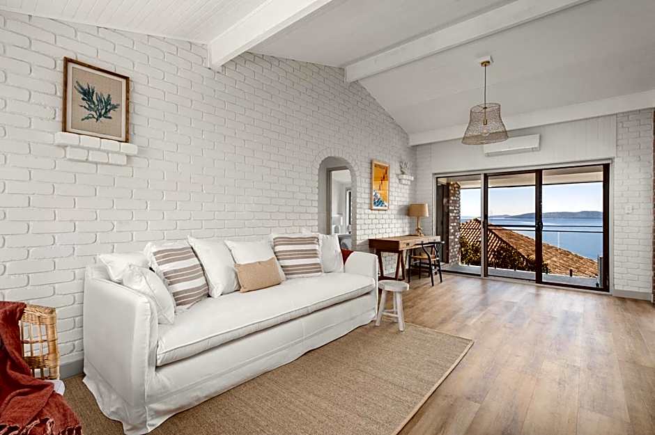 Dutchies Motel Nelson Bay & Dutchmans Beach Apartments