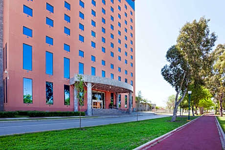Best Western Plus Nuevo Laredo Inn & Suites