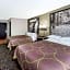 Super 8 by Wyndham Warrensburg