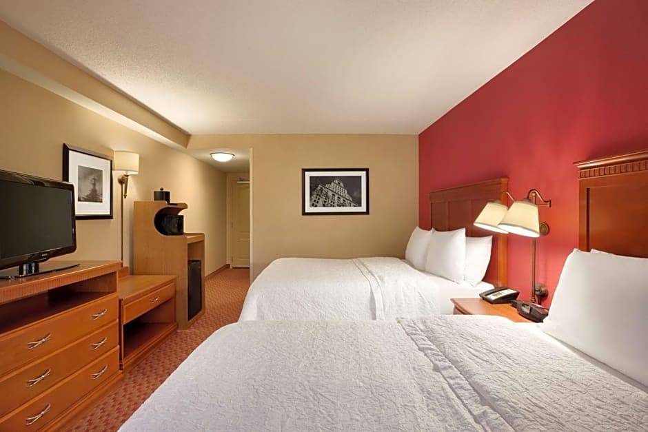 Hampton Inn By Hilton And Suites East Hartford