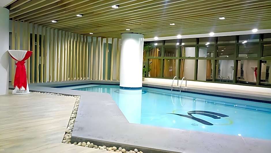 Sarrosa International Hotel And Residential Suites