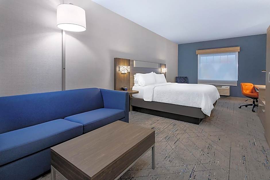 Holiday Inn Express Hotel & Suites Center Township By IHG