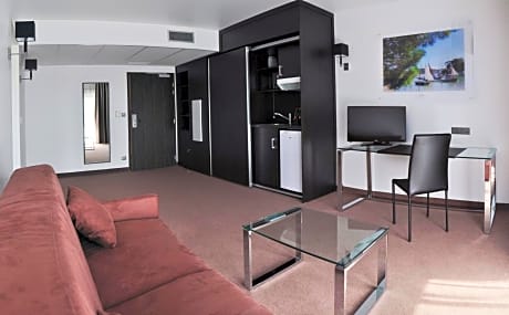 Golden Tulip Pornic Suites