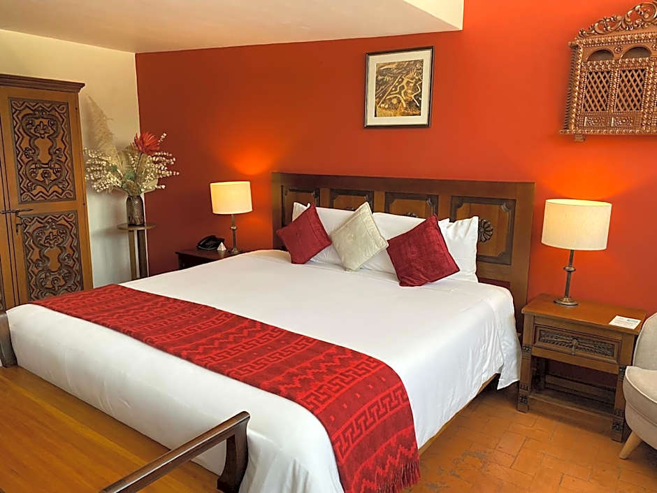 Katari Hotel at Plaza de Armas