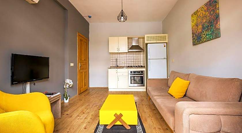 Old Town Deluxe Flats