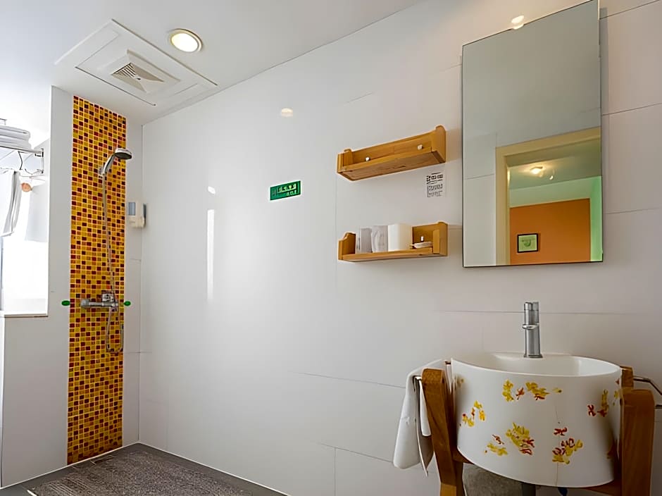 Ln White House Hotel