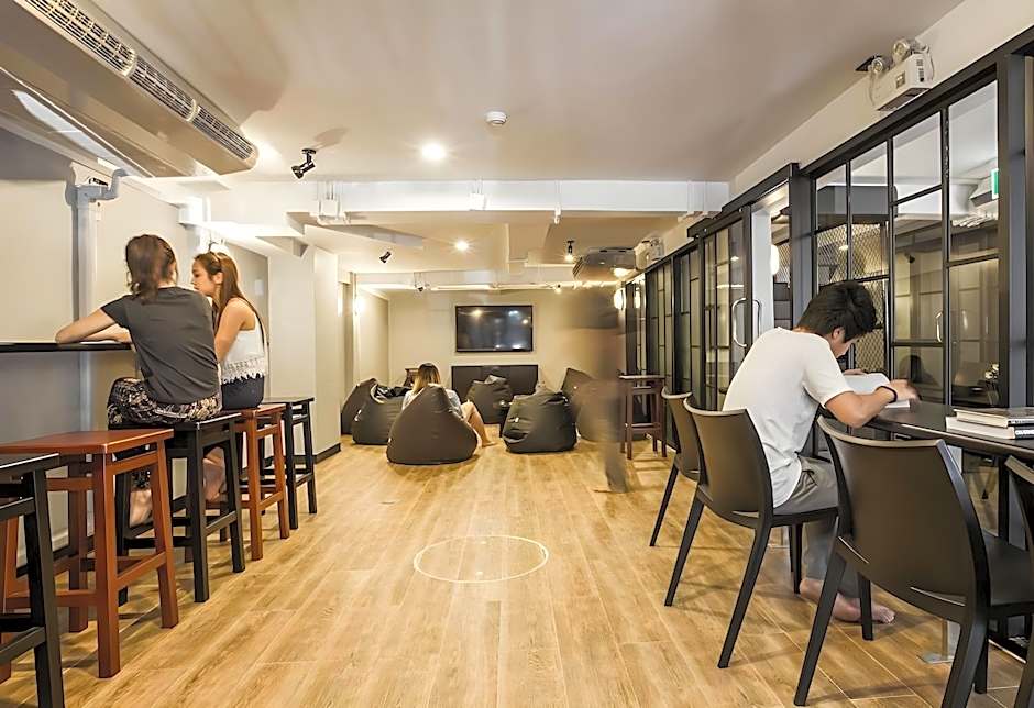Jellybean The Blocks Hostel Sukhumvit 10