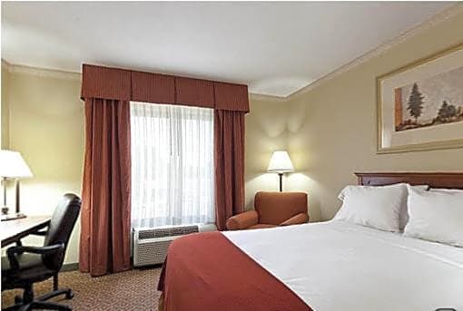 Holiday Inn Express Breaux Bridge