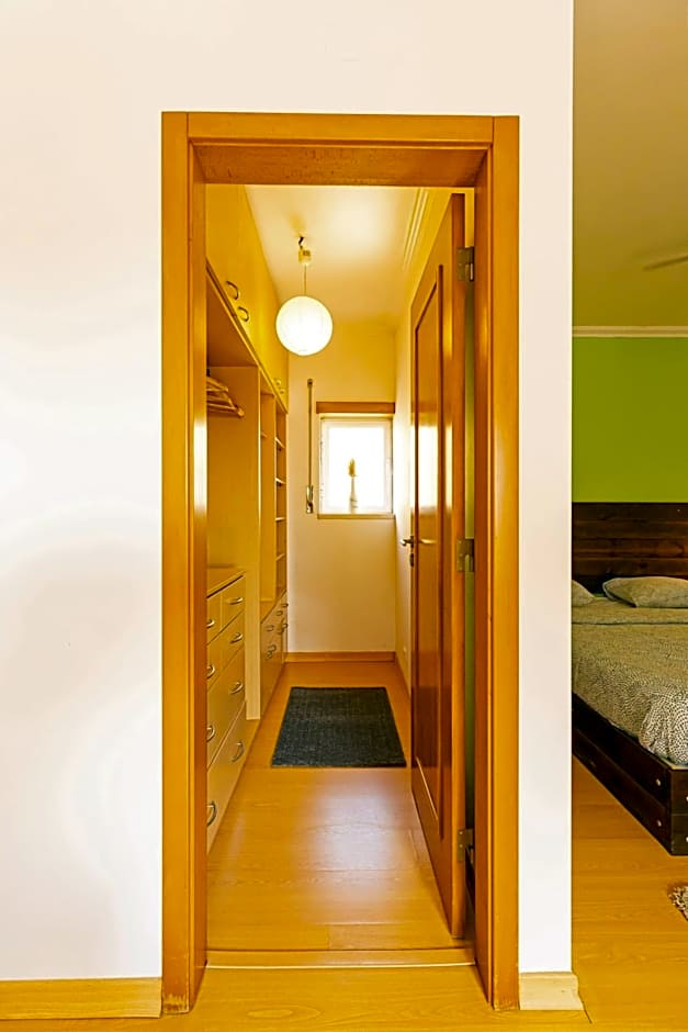 Pineapple Surf House