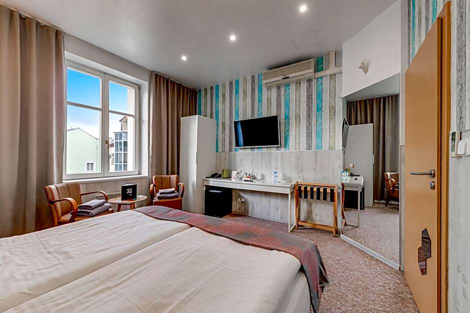 Royal Court Hotel
