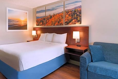 1 Queen Bed, Deluxe Room, Non-Smoking