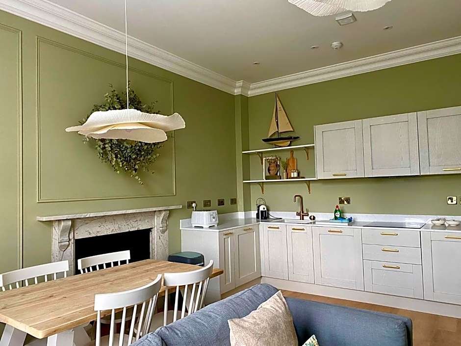 Railway House York by Chateau Anna