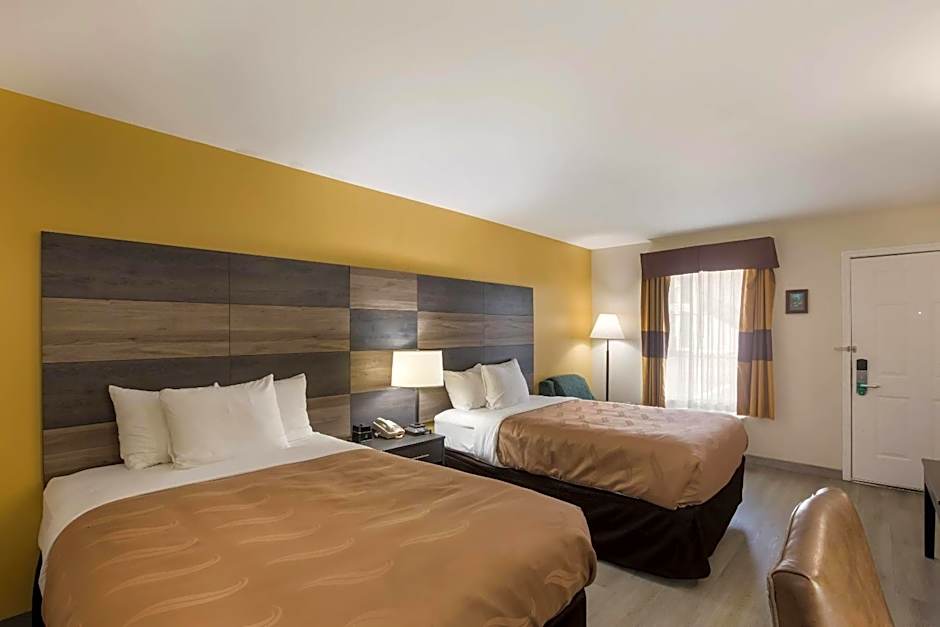 Quality Inn & Suites Greensboro near Lake Oconee