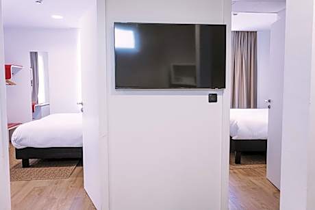 Family Room 6