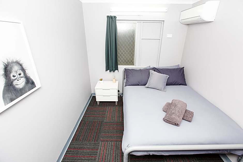 Mad Monkey Backpackers Waterfront