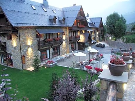Hotel Yoy Tredòs