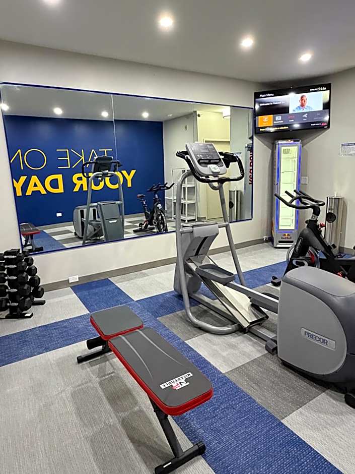 Comfort Inn & Suites Harvey - Chicago Southland