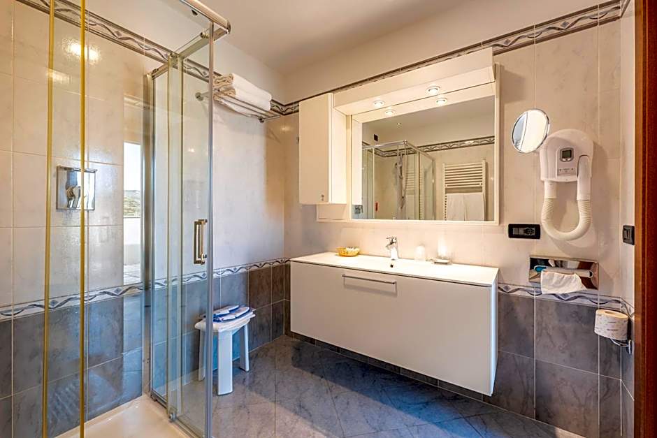 Hotel Bellevue Et Mediterranée