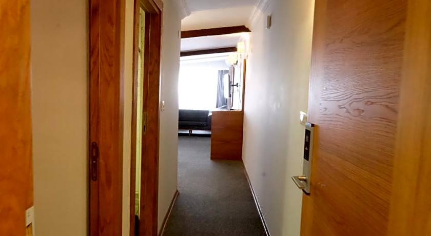 VARYANT HOTEL