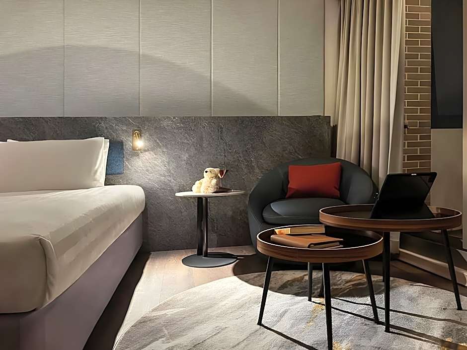 Metro Hotel