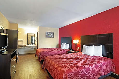 2 Double Beds, No Smoking