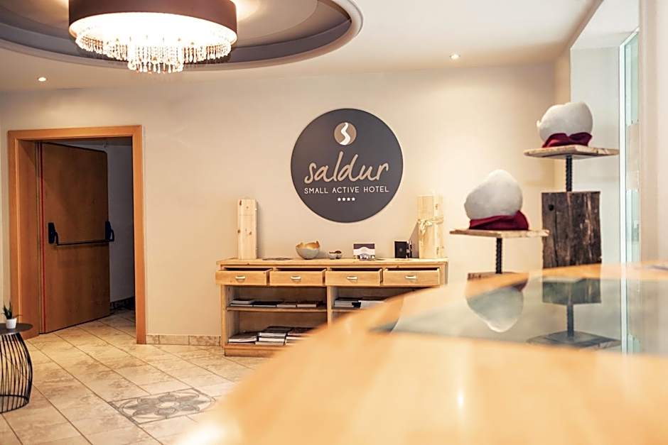 Saldur Small Active Hotel