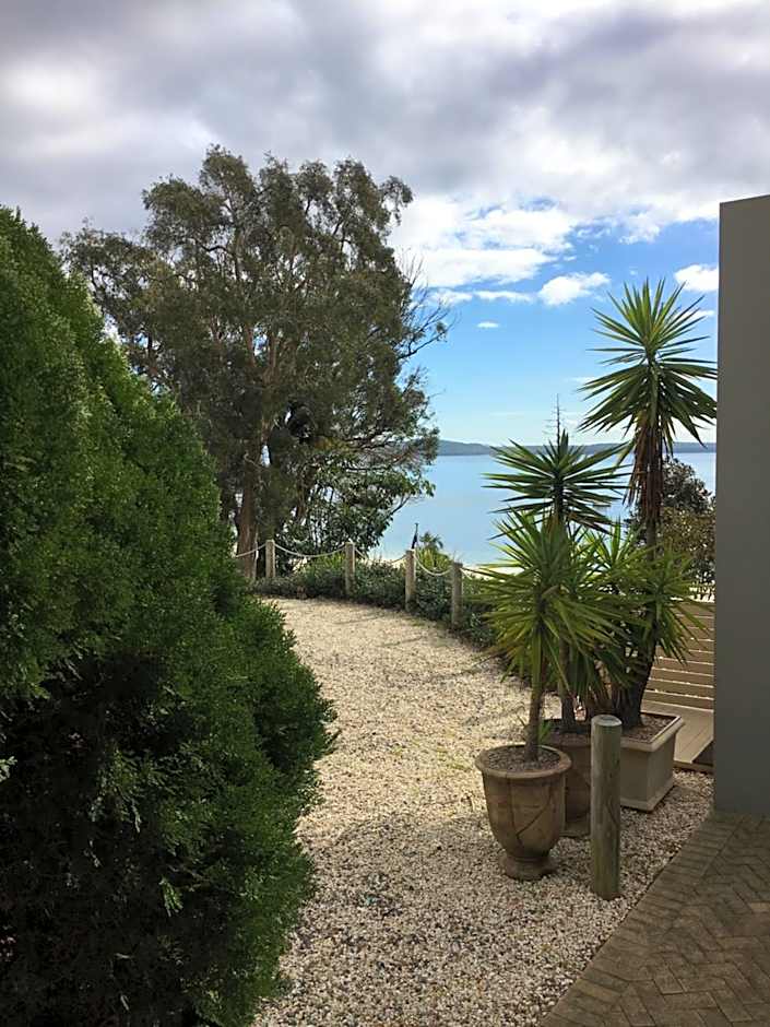 Dutchies Motel Nelson Bay & Dutchmans Beach Apartments