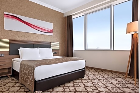 Superior Twin Room with City View - Non-Smoking