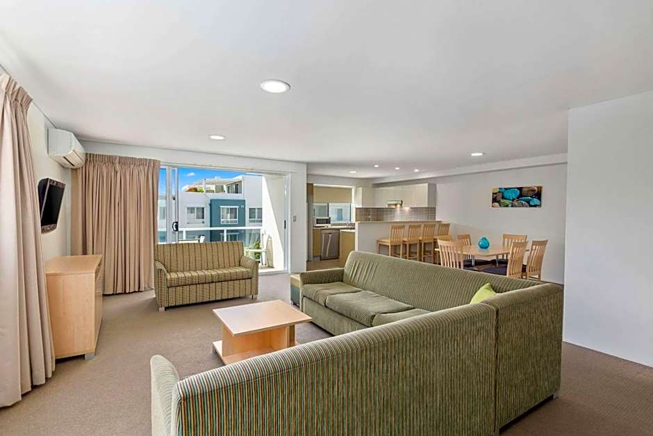 Quality Suites Pioneer Sands