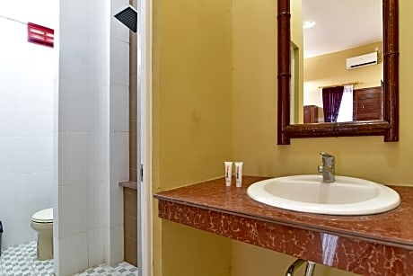 DOUBLE ROOM