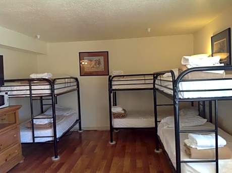 6-Bed Mixed Dormitory Room