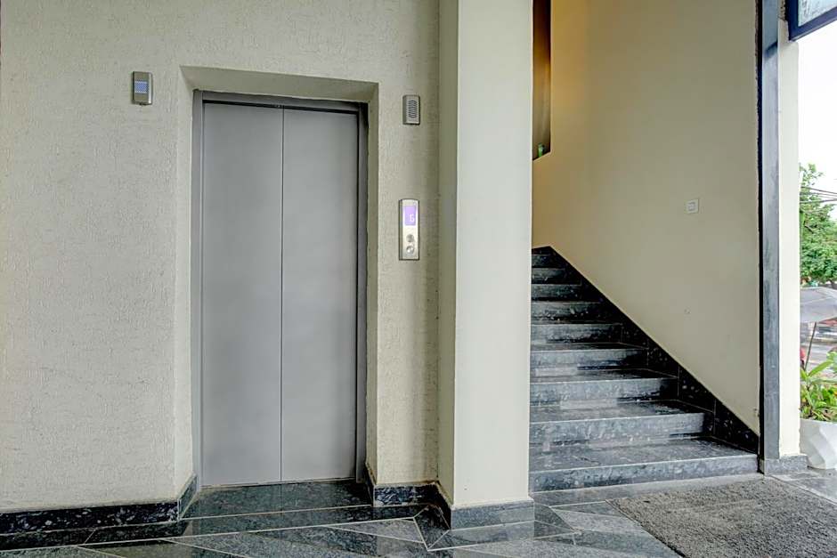 Collection O Ovel Hotel Grand