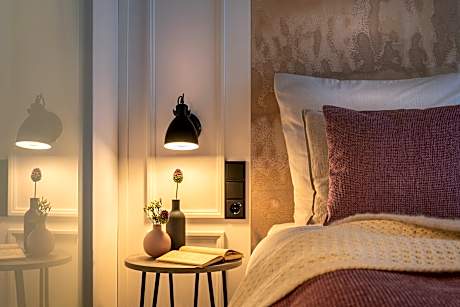 1 Queen Standard Kitchenette Balcony