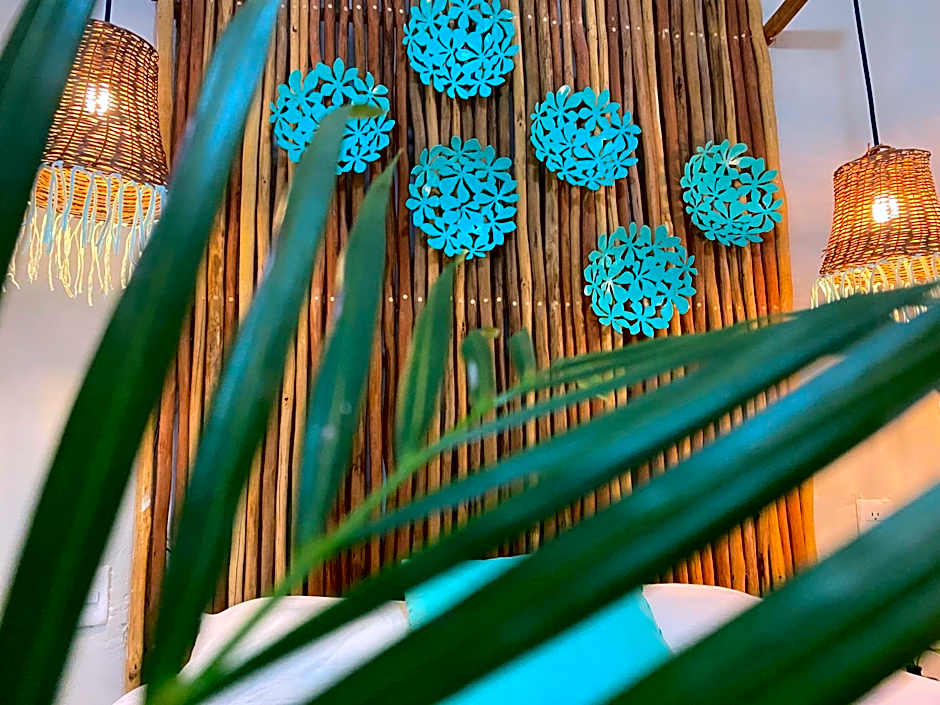 Isabella Beachside Hotel – Playa del Carmen, TX