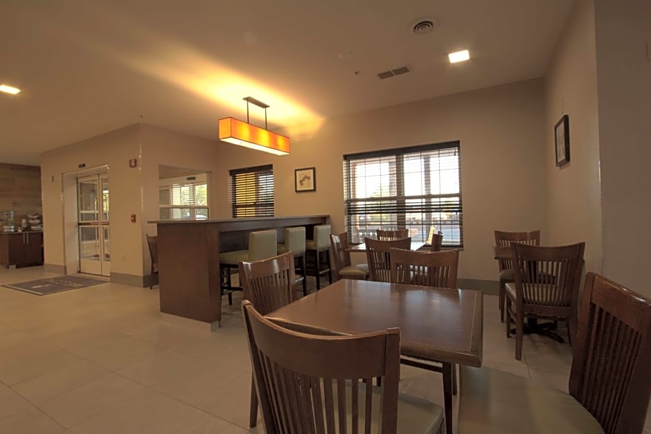 Country Inn & Suites by Radisson, Moline Airport, IL