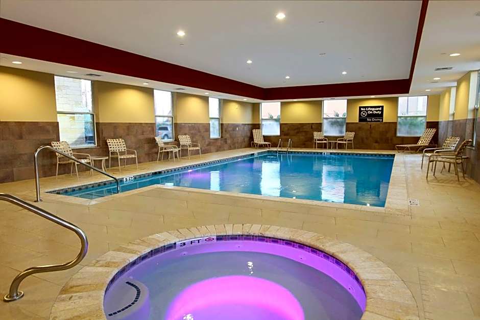 Hampton Inn By Hilton & Suites Winnie