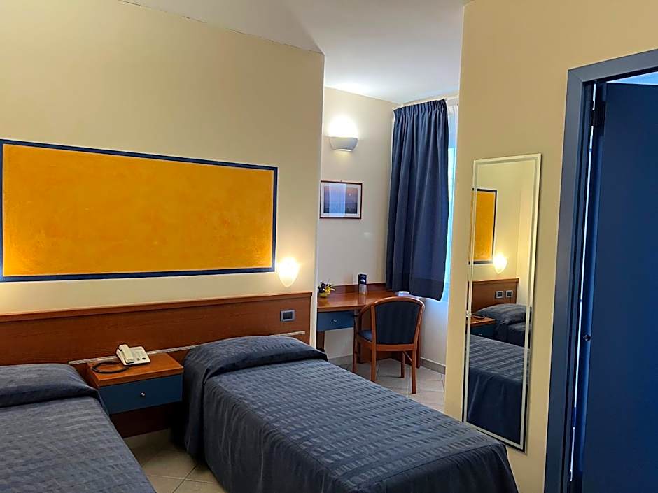Photo 1 of 2 of Double Room