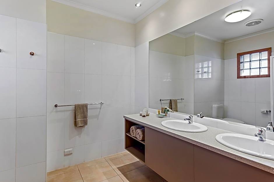 Julie-Anna, Bendigo