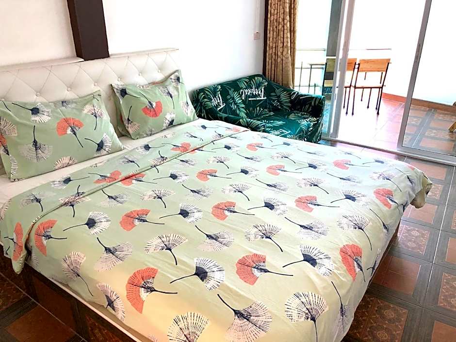 Yellow House Koh Sichang