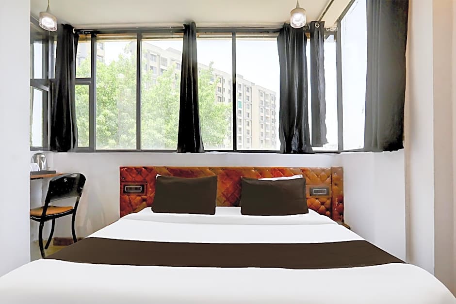 Super Hotel O MP Nagar Near Rachna Tower