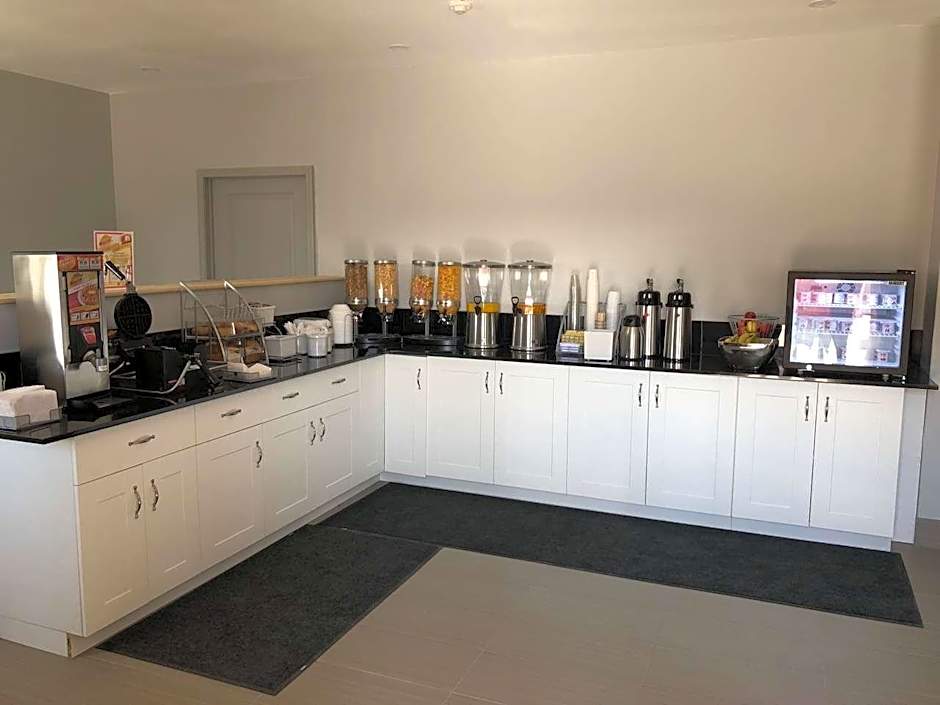 Super 8 by Wyndham Windsor/Dougall