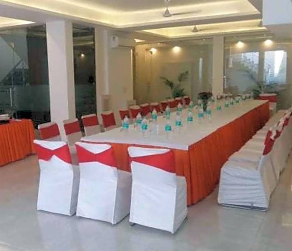 Hotel Indiyaah Inn