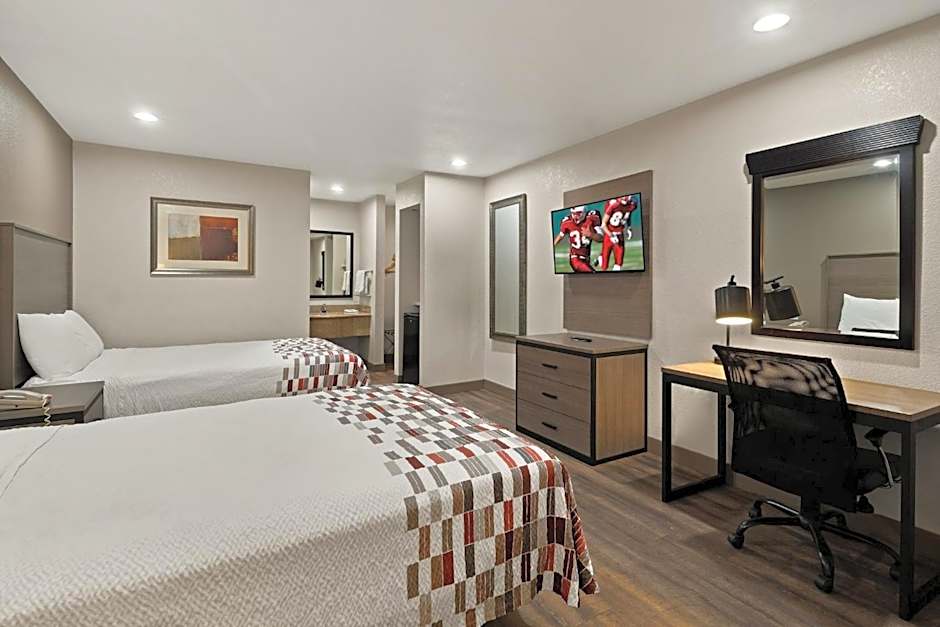 Red Roof Inn & Suites Irving - DFW Airport South
